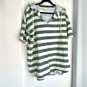 Caslon hooded top. Like new